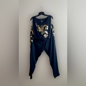 LIVE + WELL Gold Foliage 2-Pc Workout Set